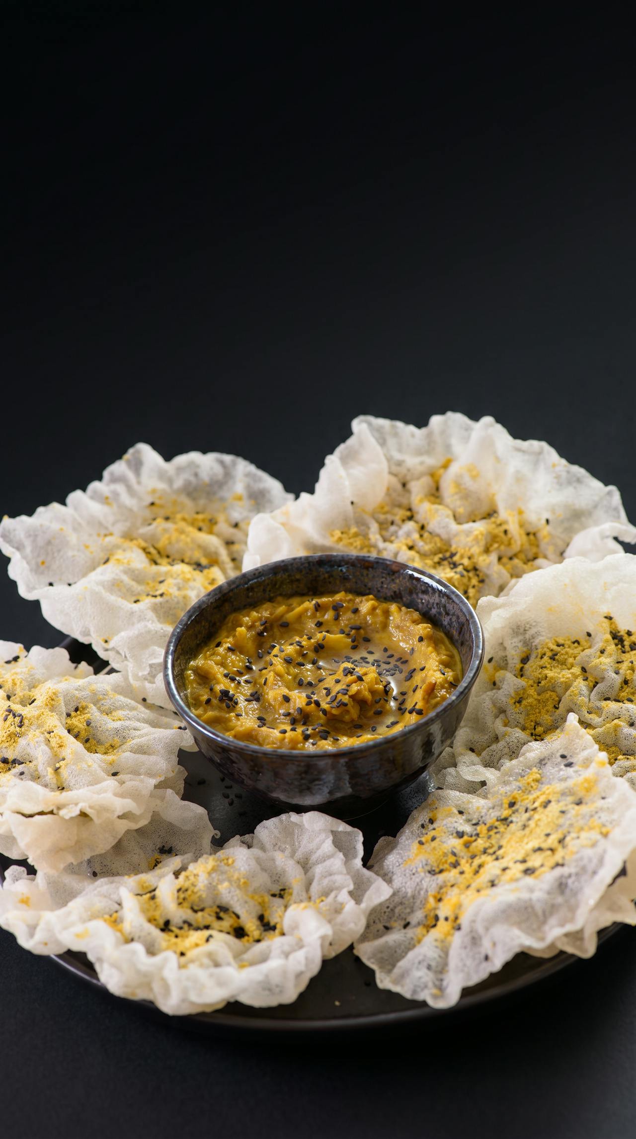 Nori rice paper chips with spicy eggplant dip – Kooray recipe with organic Thai curry