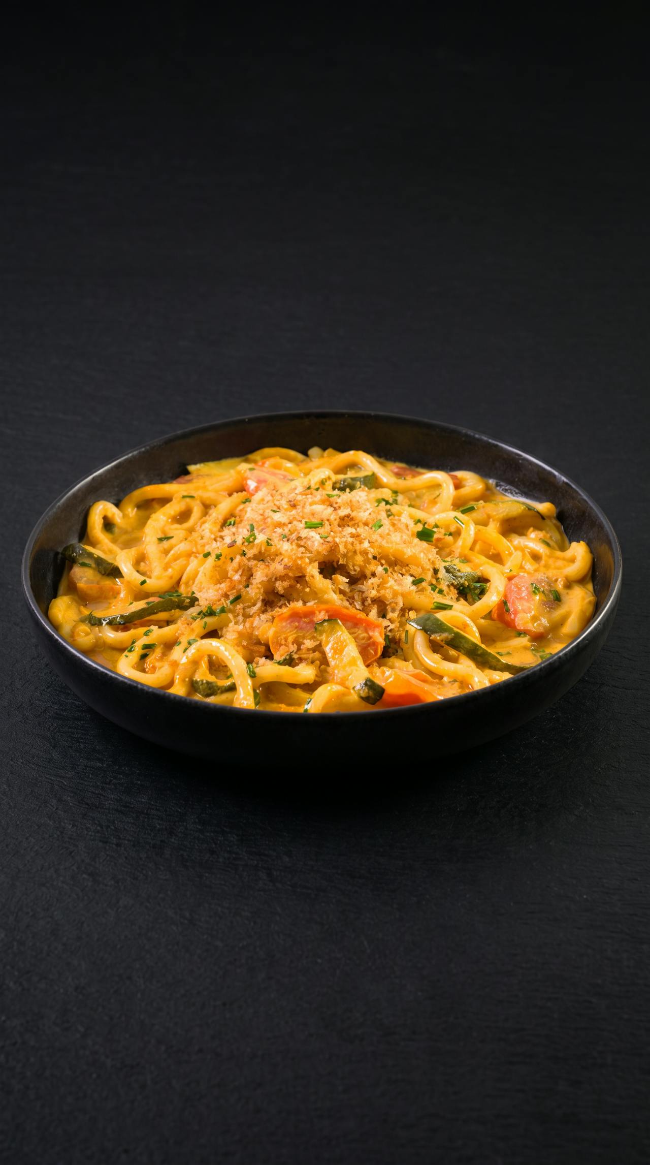 Creamy udon noodles with crispy panko – Kooray recipe with organic Thai curry